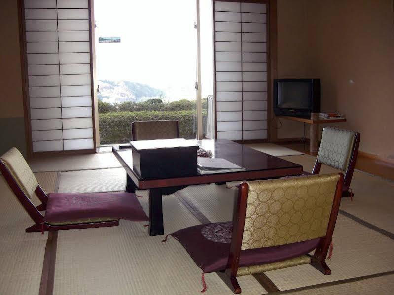 Ohito Hotel Izunokuni Buitenkant foto
